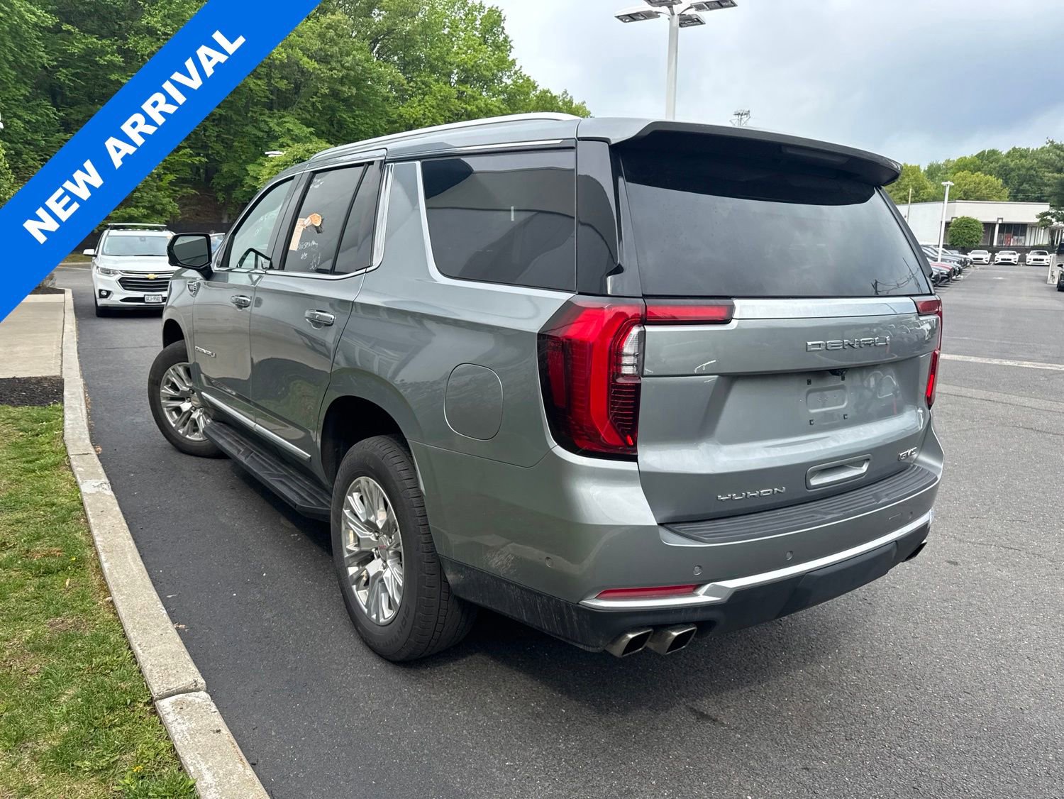 Used 2025 GMC Yukon Denali AWD/4WD image 4
