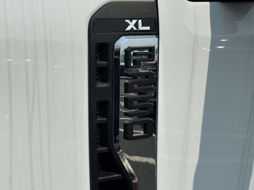 New 2026 Ford F250 XL w/ XL Driver Assist Package AWD/4WD image 2