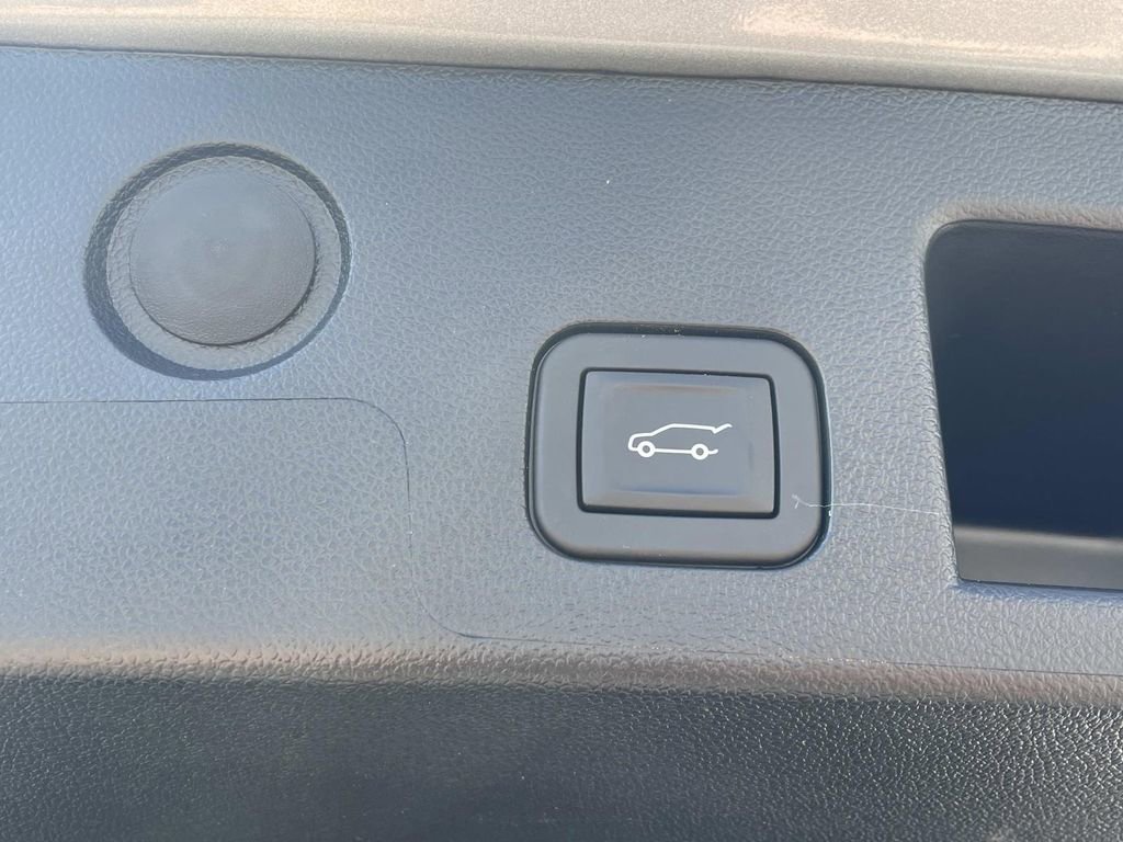 New 2026 Chevrolet Equinox LT w/ Convenience Package II image 12