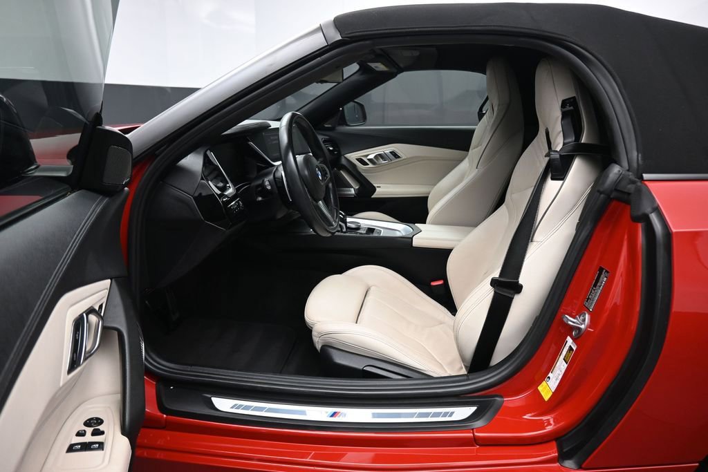 Used 2019 BMW Z4 sDrive30i w/ M Sport Package RWD image 12