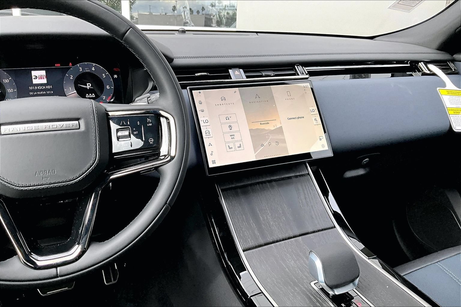 New 2026 Land Rover Range Rover Velar Dynamic SE AWD/4WD image 7