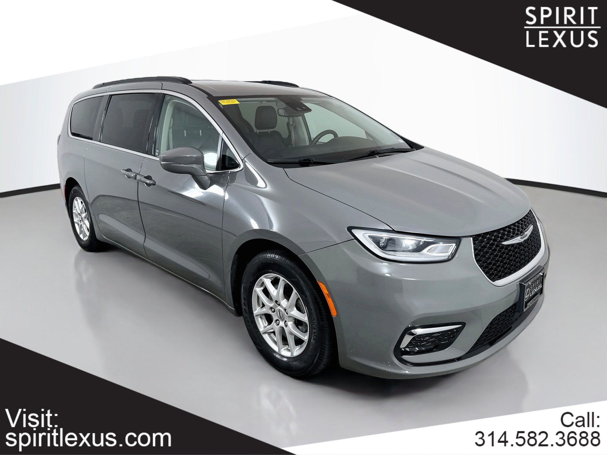 Used 2022 Chrysler Pacifica Touring-L FWD image 1