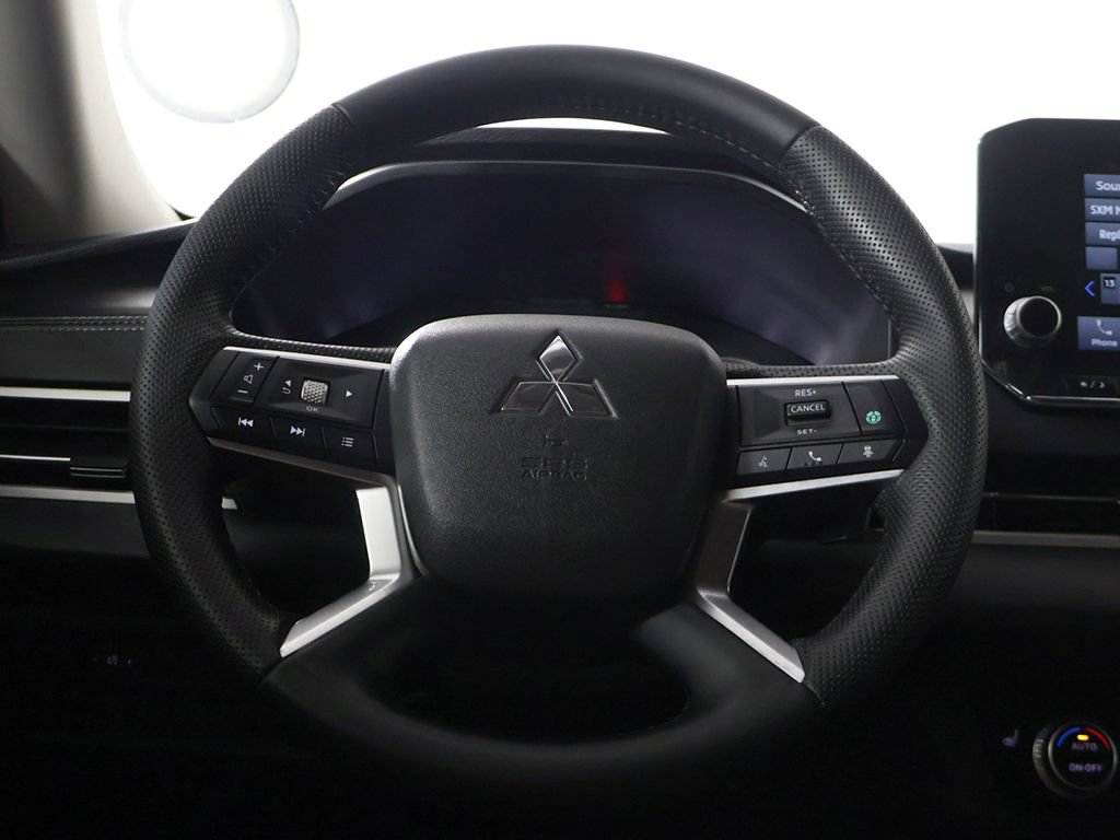 Used 2024 Mitsubishi Outlander SE AWD/4WD image 38