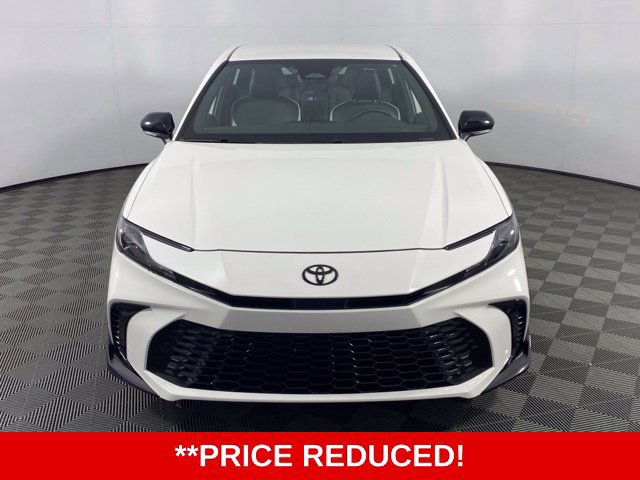 Used 2026 Toyota Camry Hybrid w/ Convenience Package FWD image 2