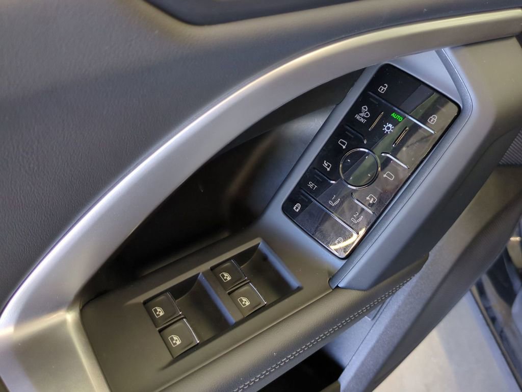 Used 2025 Audi Q5 Premium Plus w/ Premium Plus image 13