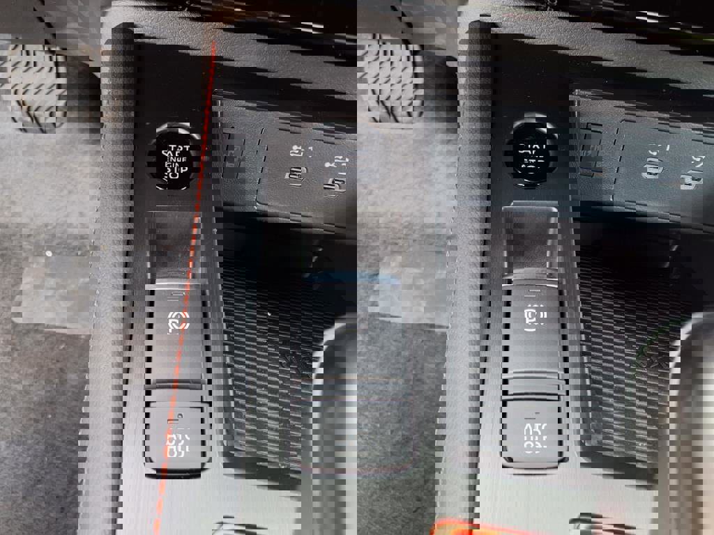 New 2025 Nissan Kicks SR w/ Illumination Package image 10