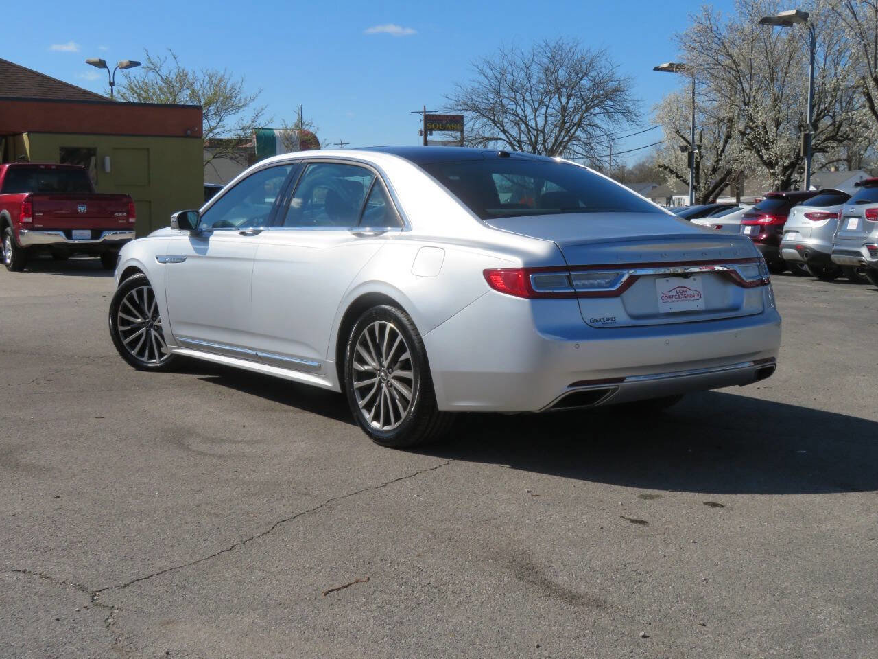 Used 2017 Lincoln Continental Select w/ Continental Climate Package image 3