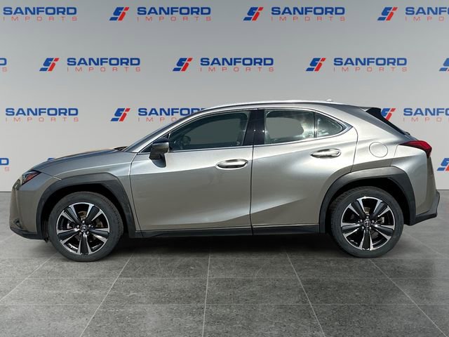 Used 2022 Lexus UX 200 w/ Accessory Package (Z1) image 2