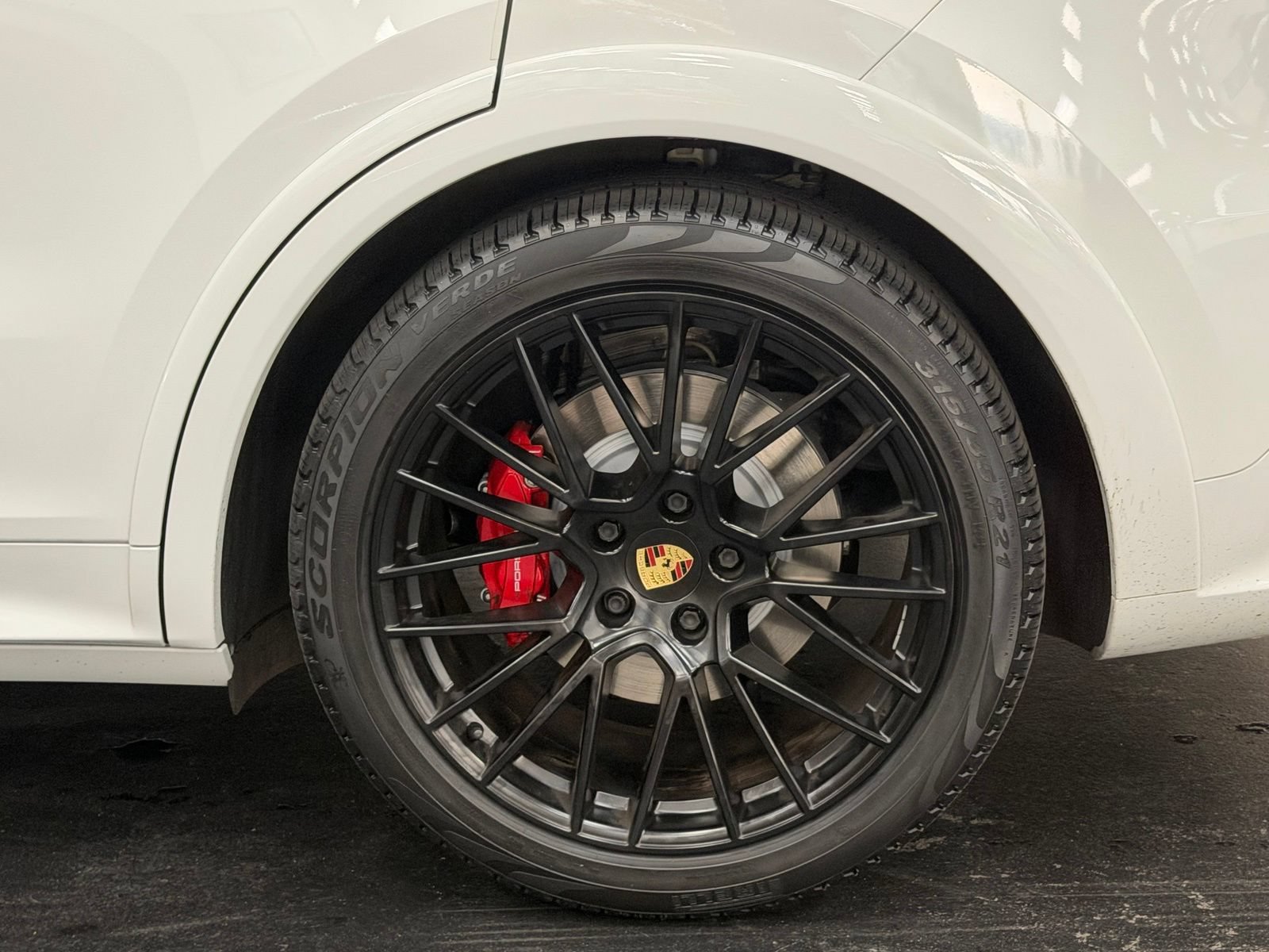 Used 2021 Porsche Cayenne GTS AWD/4WD image 19