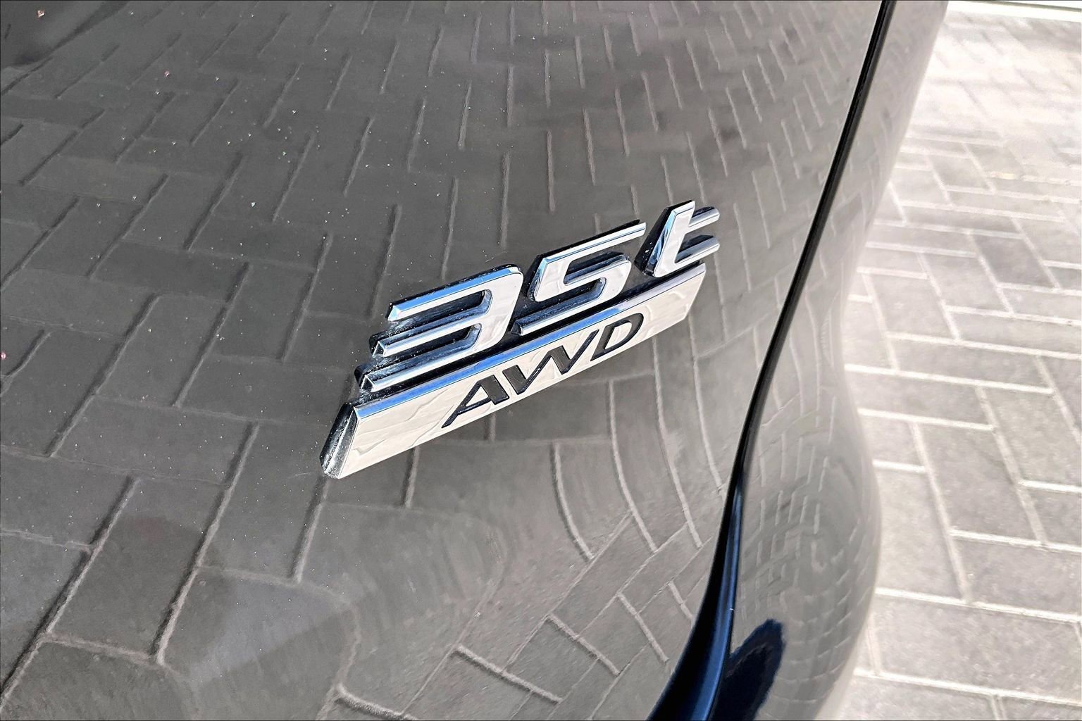 Used 2018 Jaguar F-PACE Premium image 8