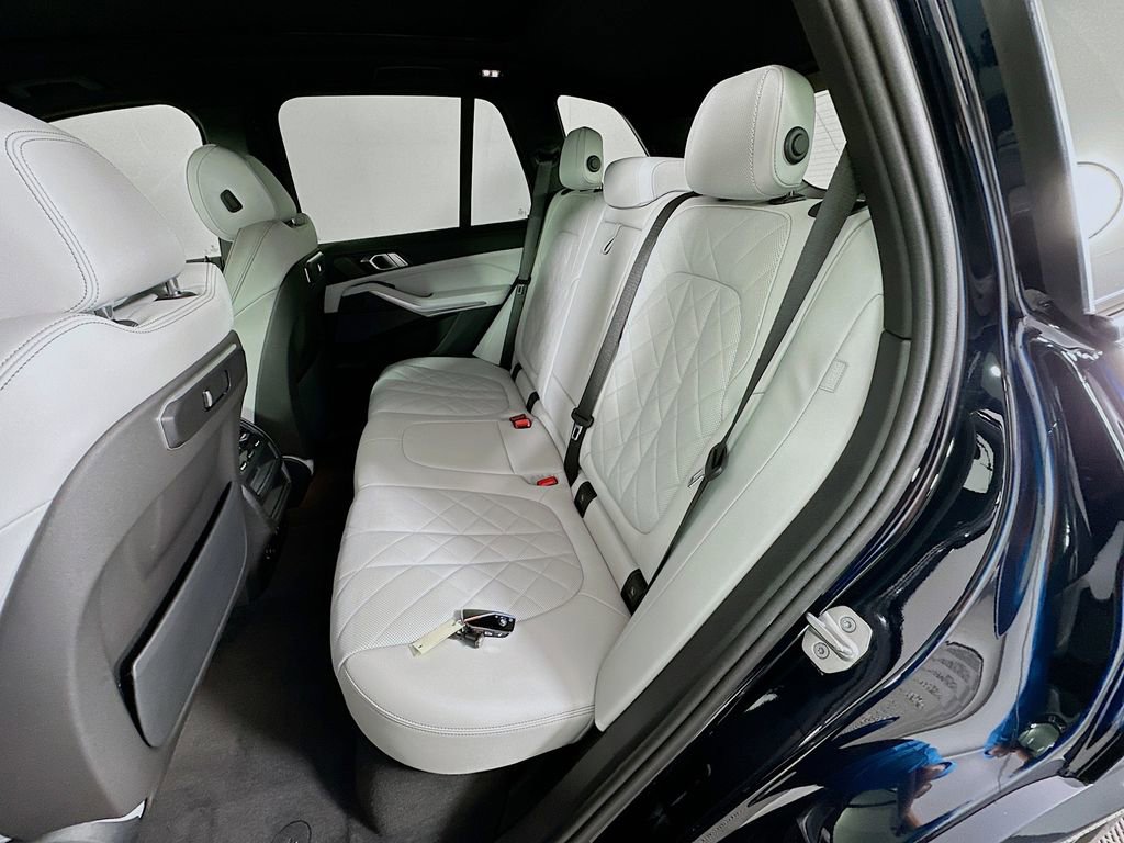 Certified 2024 BMW X5 xDrive40i w/ M Sport Package image 25
