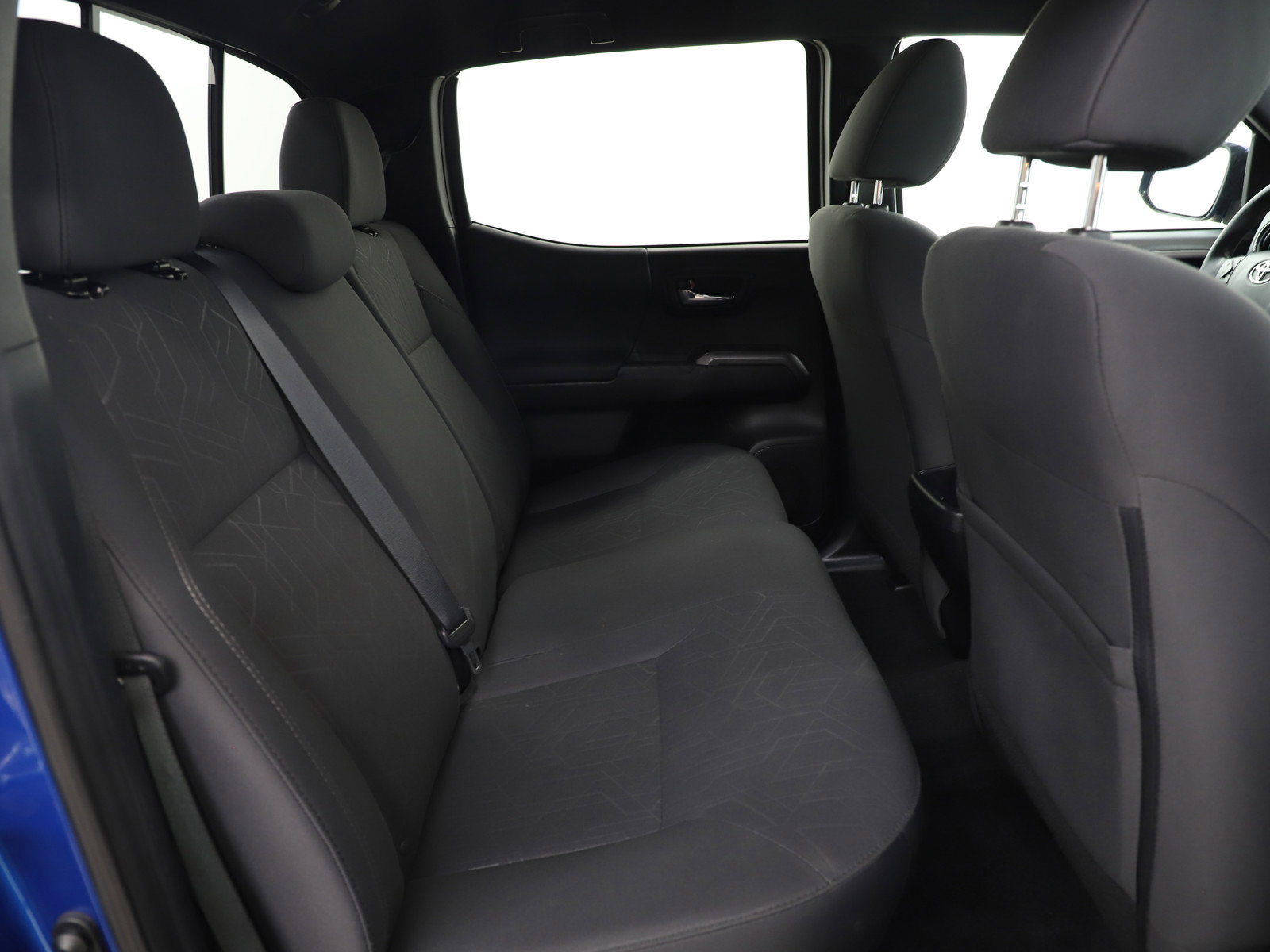 Used 2017 Toyota Tacoma TRD Sport w/ Tow Package (A/T) image 12