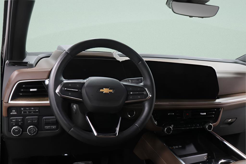 Used 2025 Chevrolet Tahoe High Country w/ Sun And Tow Package image 9