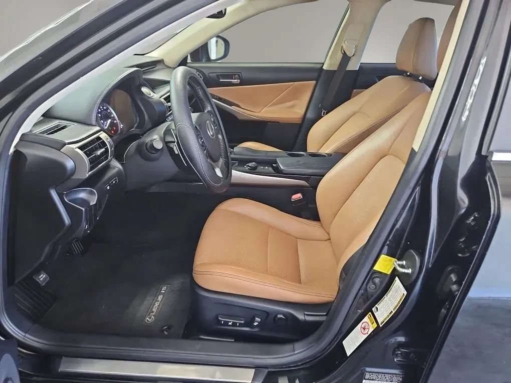 Used 2014 Lexus IS 250 w/ Navigation Package RWD image 13