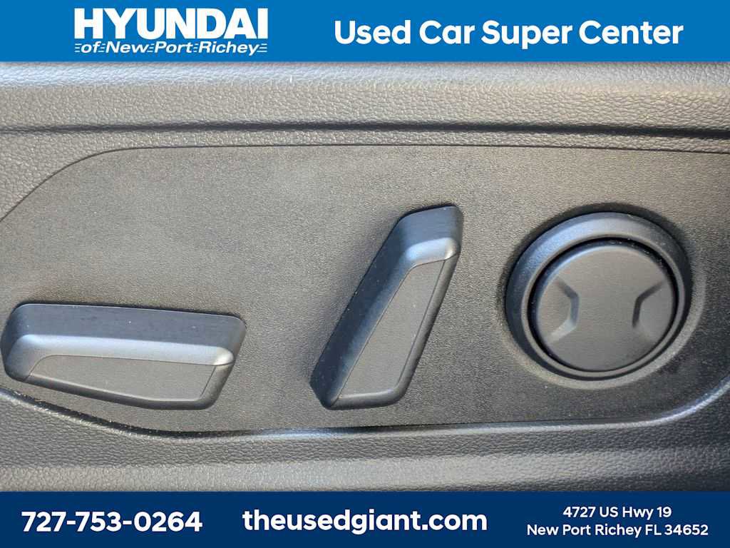 Used 2025 Hyundai Santa Cruz Limited image 23