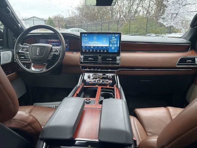 Certified 2024 Lincoln Navigator L Reserve image 9