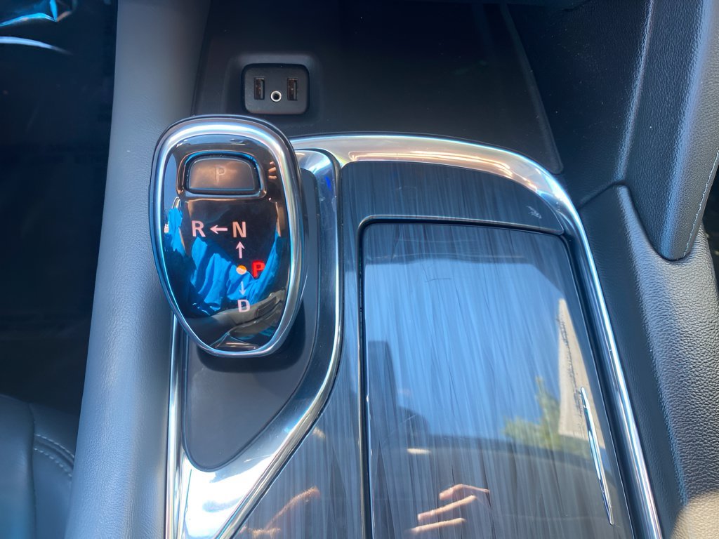 Used 2019 Buick Enclave Essence FWD image 25