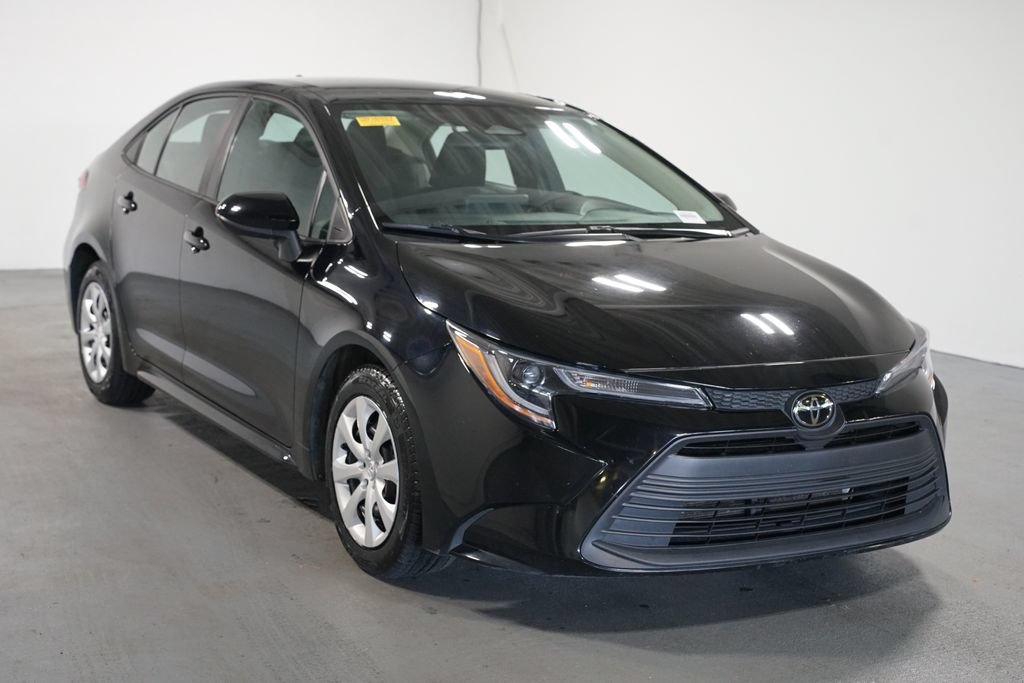 Certified 2024 Toyota Corolla LE FWD image 3