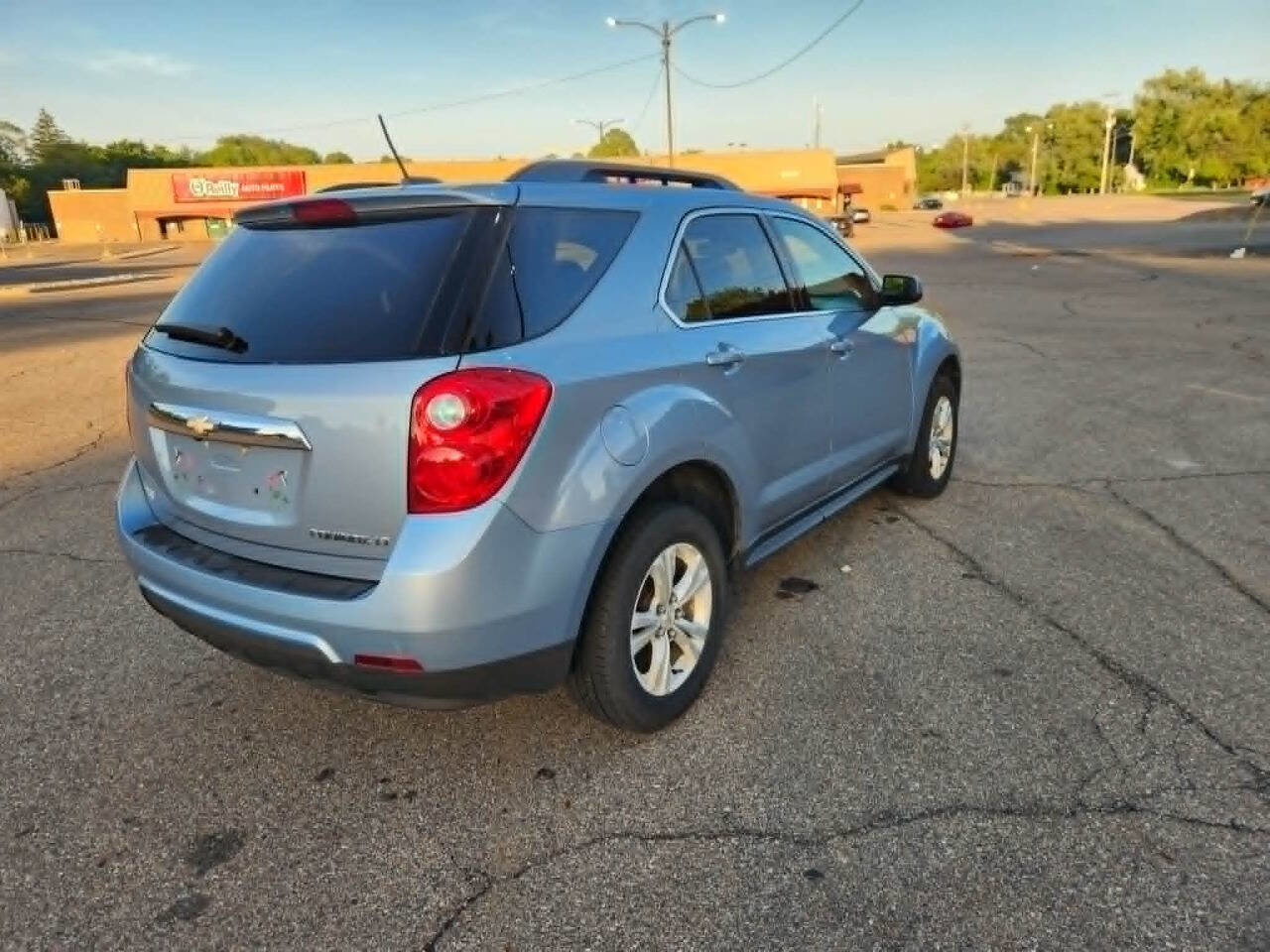 Used 2015 Chevrolet Equinox LT w/ Driver Convenience Package FWD image 4
