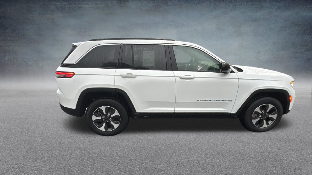 Used 2025 Jeep Grand Cherokee Limited 4xe AWD/4WD image 33
