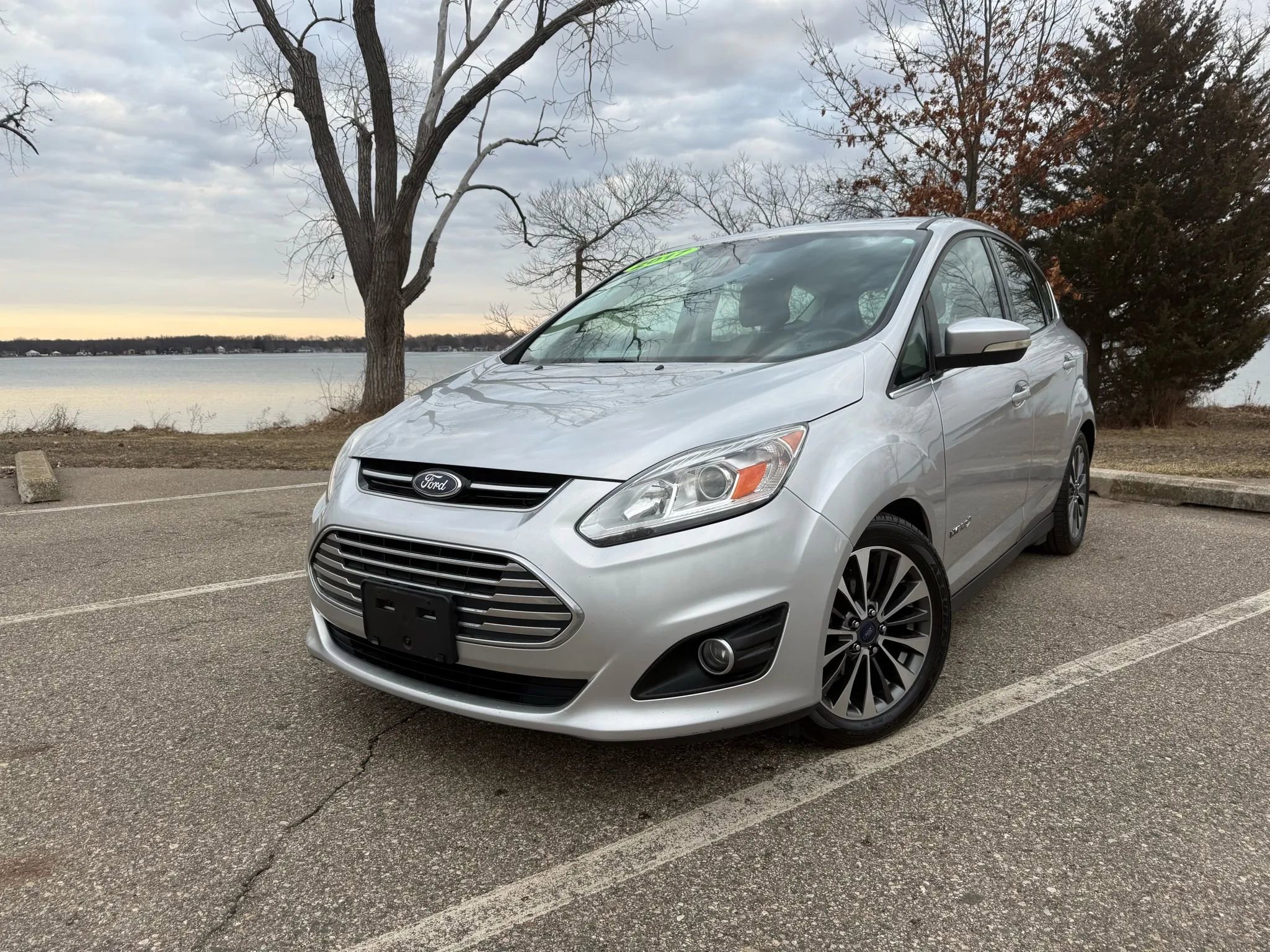 Used 2017 Ford C-MAX Titanium image 1