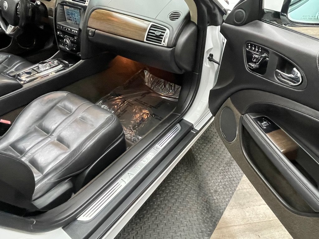Used 2013 Jaguar XK Touring RWD image 39