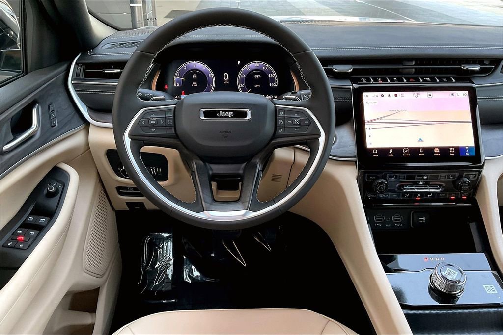 New 2025 Jeep Grand Cherokee Limited image 13