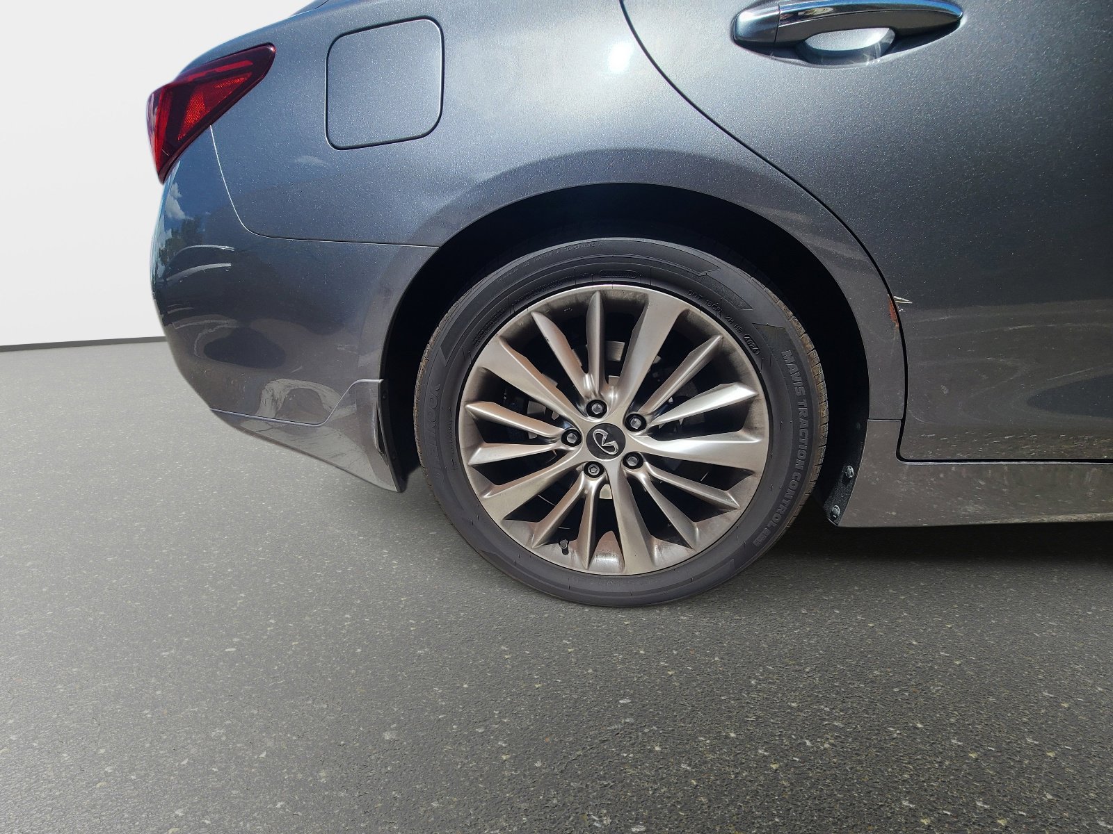 Used 2022 INFINITI Q50 Luxe w/ Cargo Package image 8