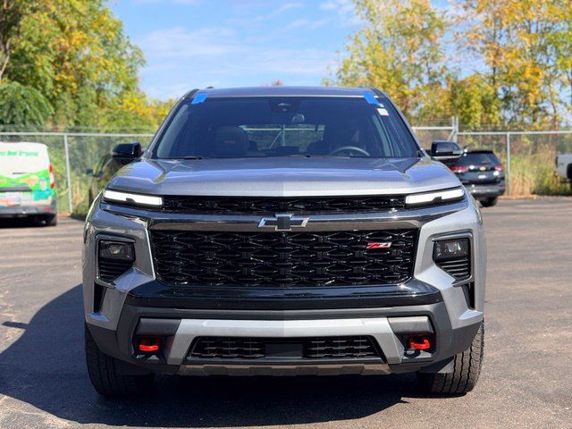 Used 2025 Chevrolet Traverse Z71 w/ Driver Confidence Package AWD/4WD image 3