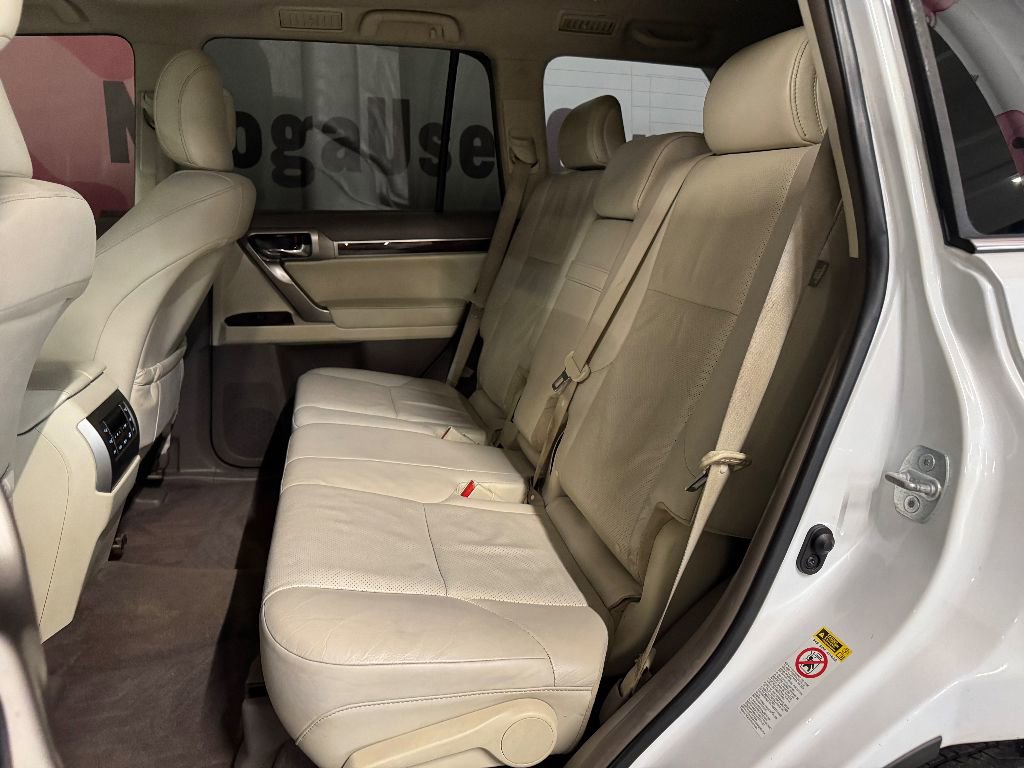 Used 2017 Lexus GX 460 Premium w/ Premium Package image 20