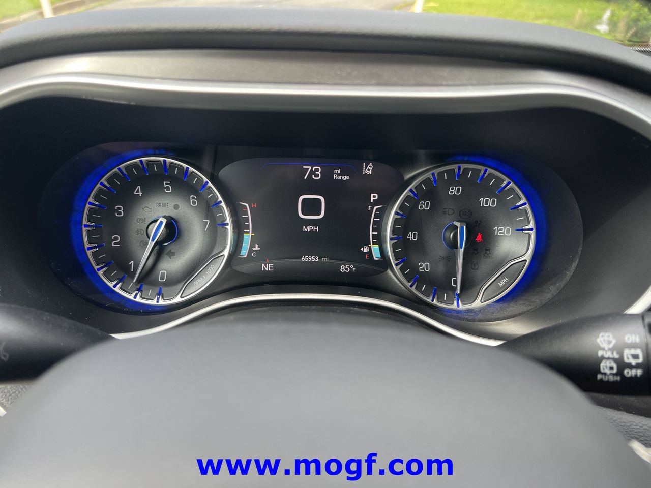 Used 2024 Chrysler Pacifica Touring-L FWD image 14