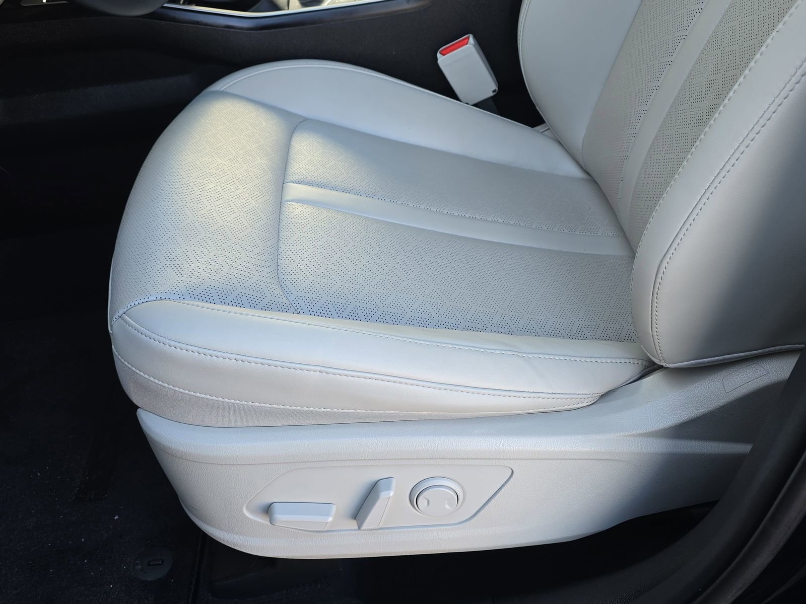 Used 2023 Kia Sorento S image 31