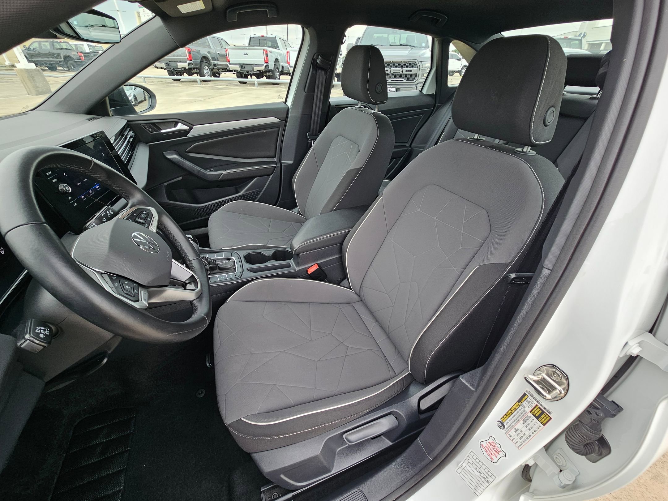 Used 2025 Volkswagen Jetta Sport image 13