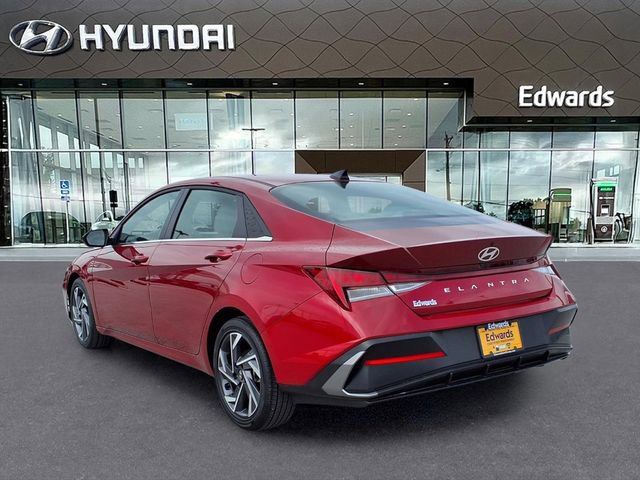 Certified 2025 Hyundai Elantra SEL FWD image 5