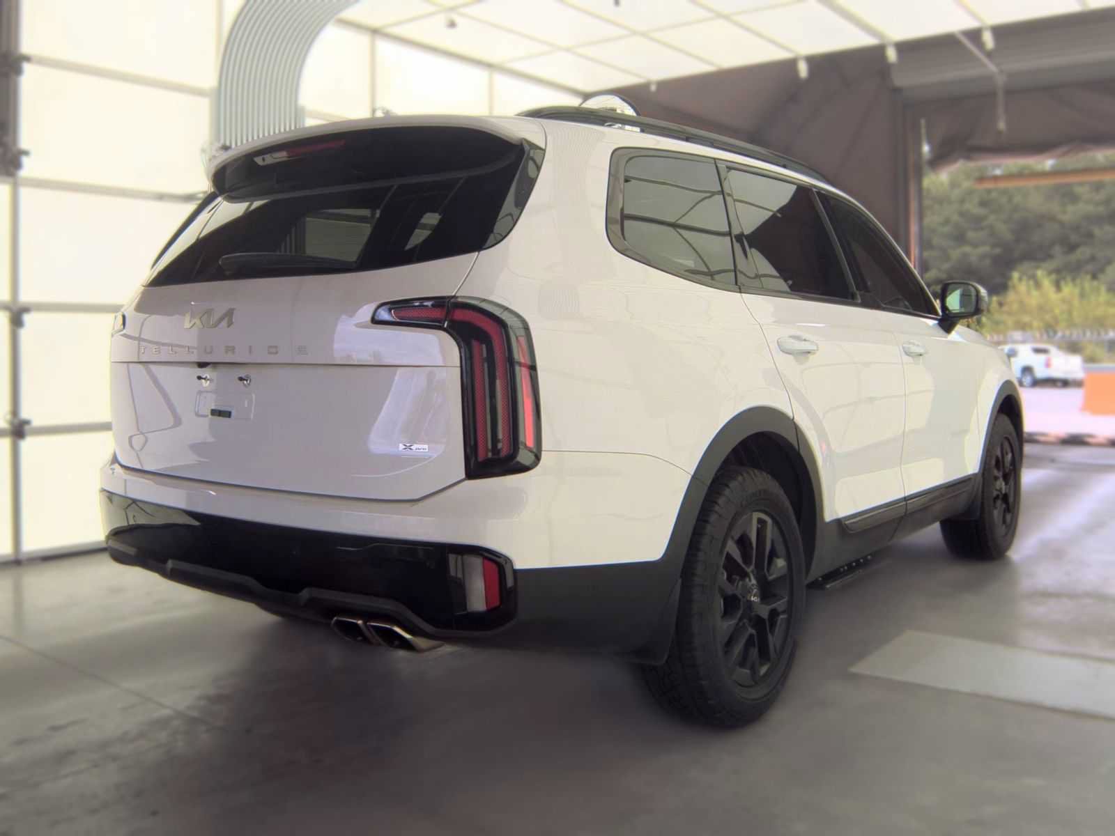 Used 2024 Kia Telluride SX Prestige X-Pro AWD/4WD image 3