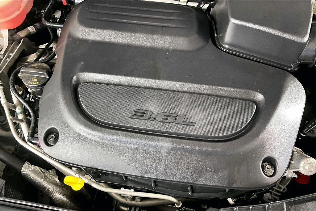 Used 2022 Chrysler Pacifica Touring-L FWD image 31