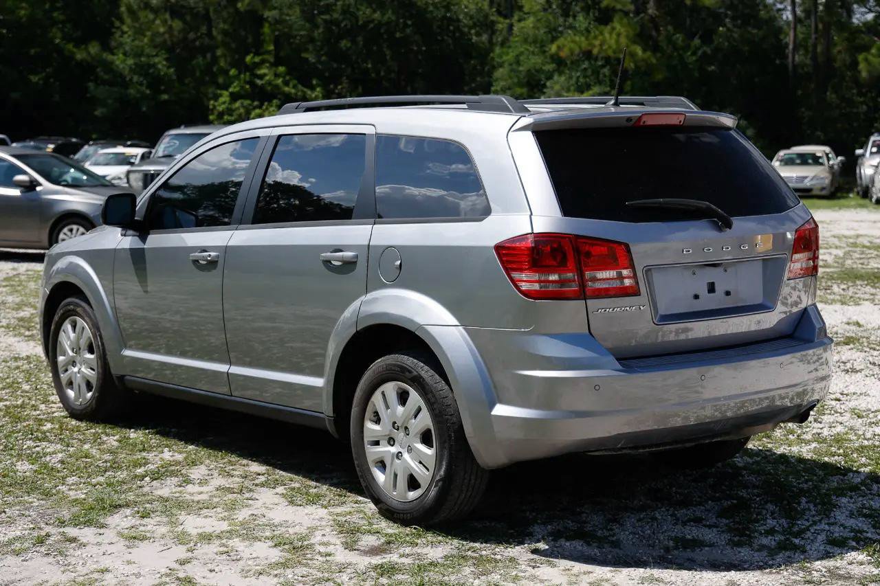 Used 2020 Dodge Journey SE FWD image 5