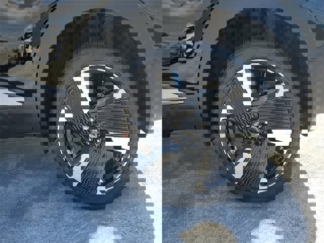 New 2025 Nissan Kicks SR image 7