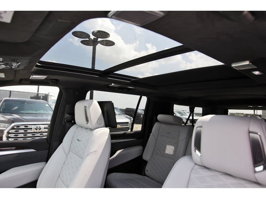 New 2026 Cadillac Escalade ESV Platinum Sport w/ LPO, ONYX Package AWD/4WD image 24