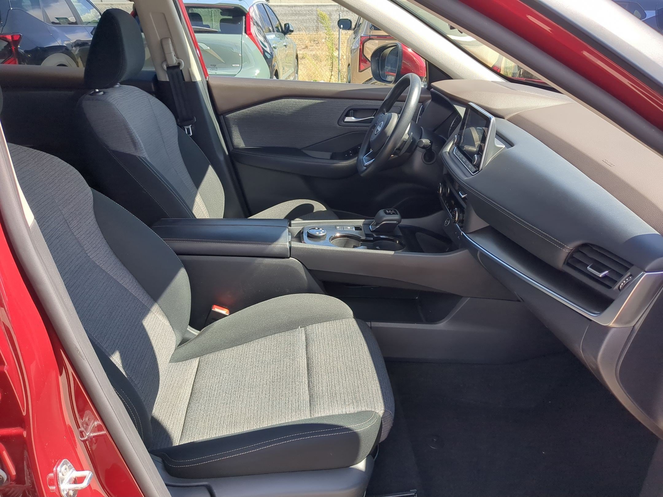 Used 2023 Nissan Rogue SV AWD/4WD image 30