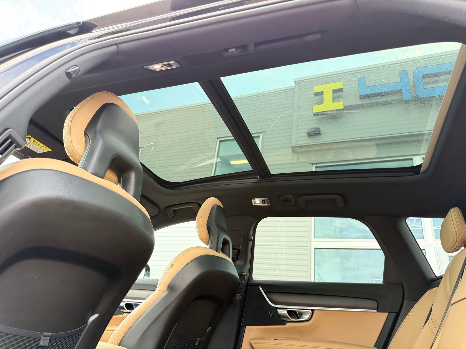 Used 2018 Volvo V90 T5 Cross Country w/ Convenience Package image 24