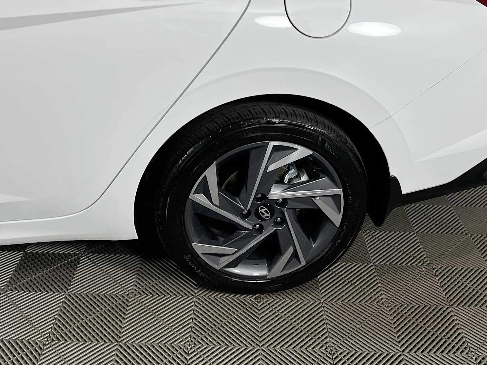 Certified 2025 Hyundai Elantra Sport FWD image 29