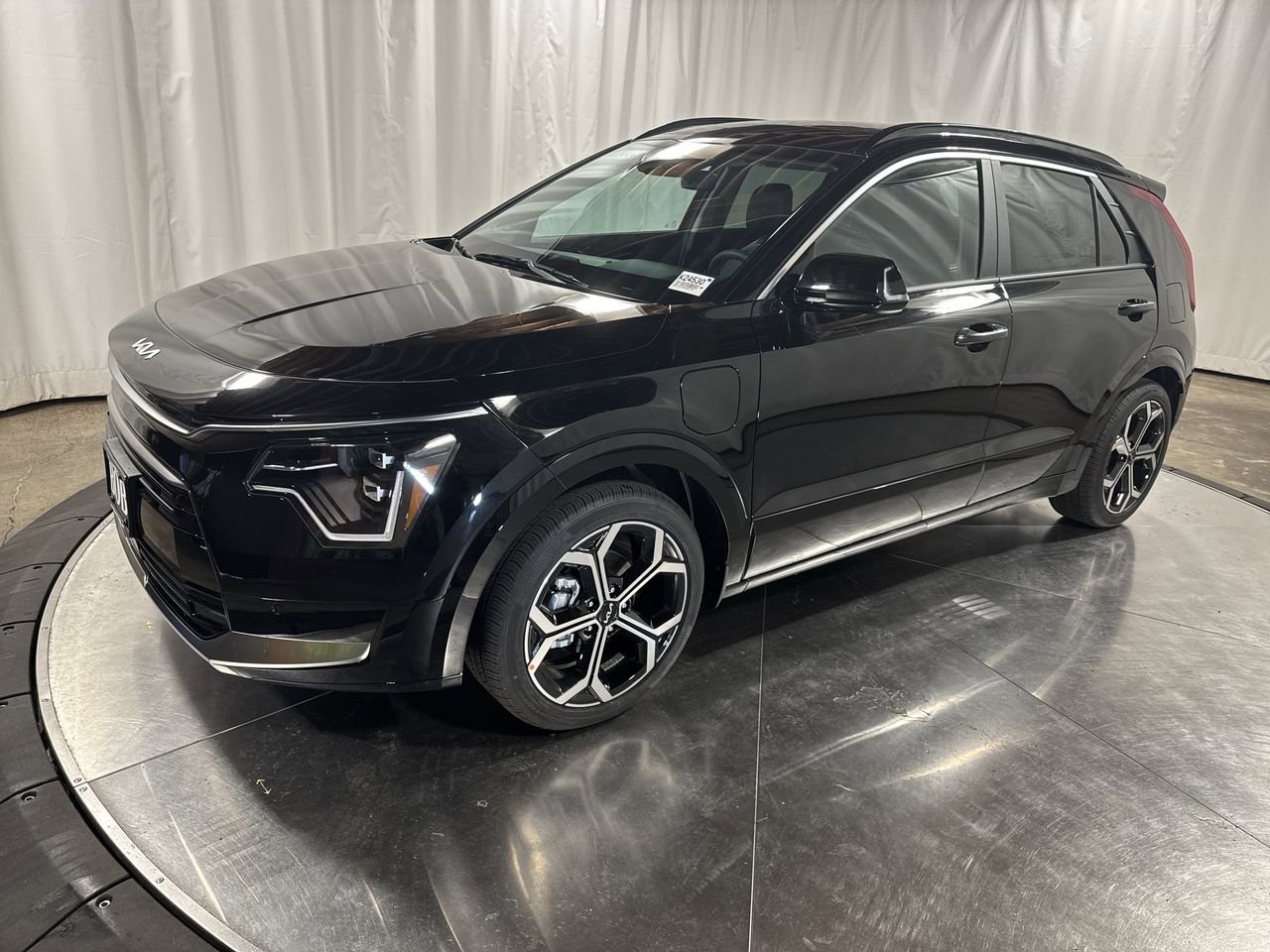 New 2025 Kia Niro SX Touring