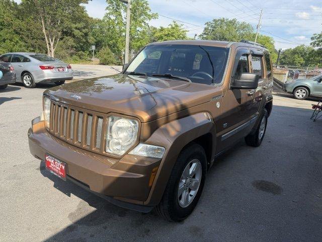 Used 2011 Jeep Liberty 70th Anniversary AWD/4WD image 2