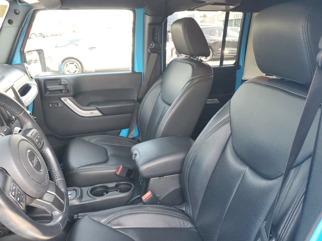 Used 2017 Jeep Wrangler Unlimited Sahara w/ Max Tow Package AWD/4WD image 8