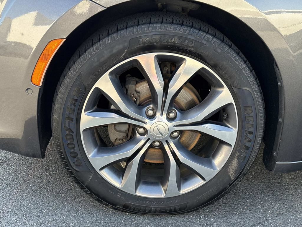 Used 2017 Chrysler Pacifica Limited FWD image 8