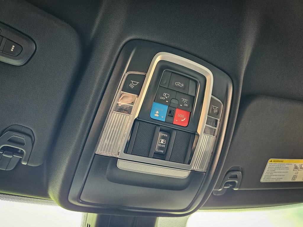 New 2026 RAM 1500 4x4 Crew Cab image 32