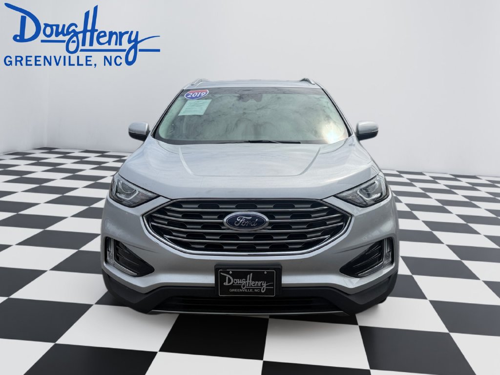 Used 2019 Ford Edge Titanium FWD image 8