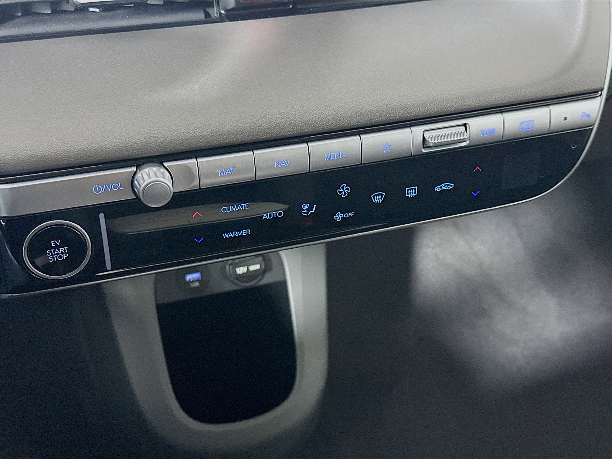 Used 2023 Hyundai Ioniq 5 SE w/ Cargo Package image 24