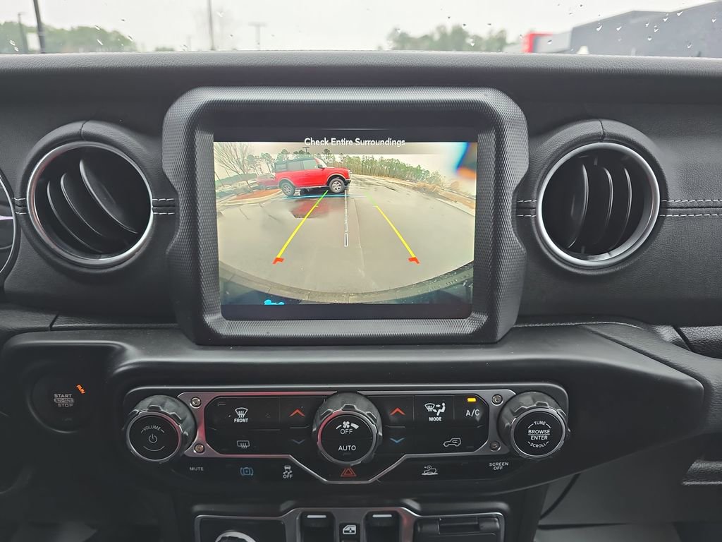 Used 2023 Jeep Wrangler Unlimited Sahara image 28